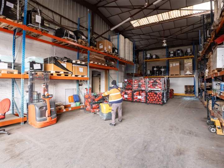 Entrepôt sécurisé pour équipements France